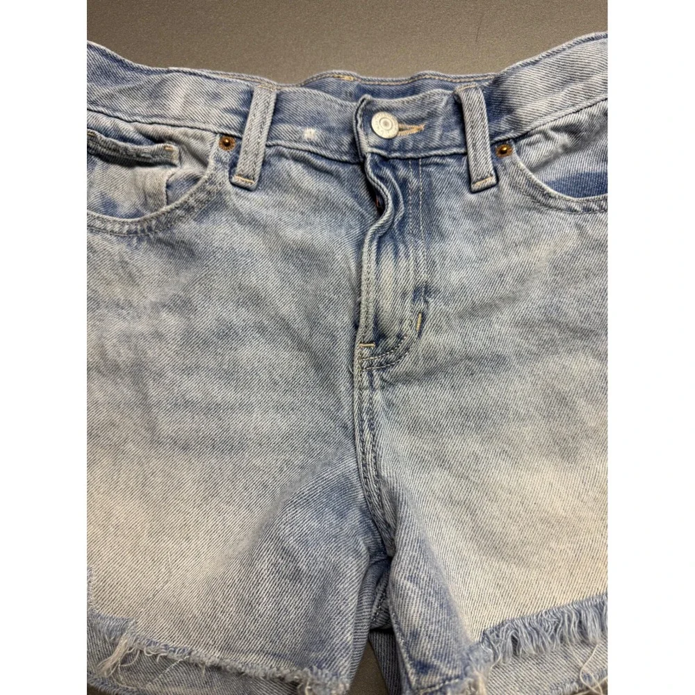 Old Navy Girls Light Wash Raw Hem Denim Shorts Flower Embroidery Size 12 Plus
